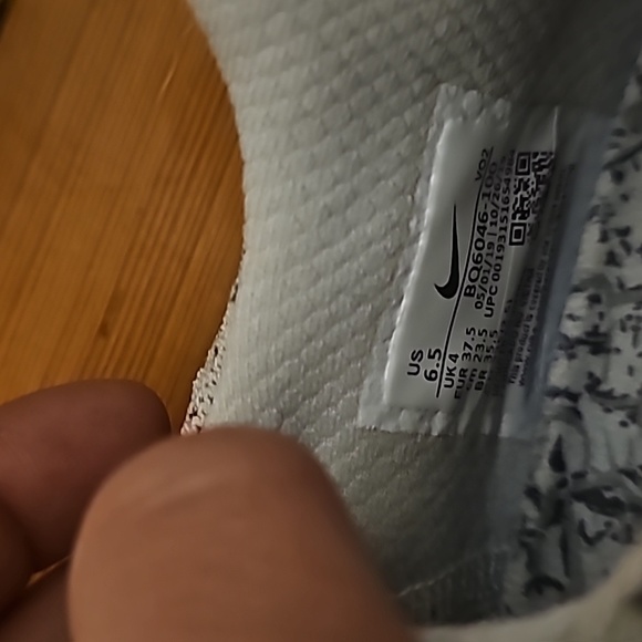 Nike shoes - Picture 6 of 6